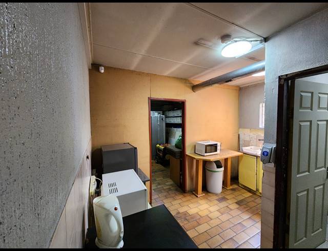 590M² BUILDING FOR SALE IN DALVIEW